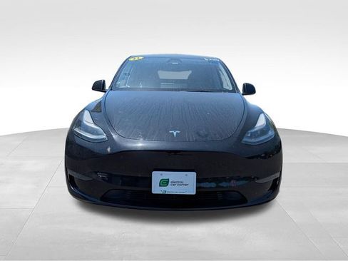Used 2023 Tesla Model Y Long Range AWD/4WD image 2