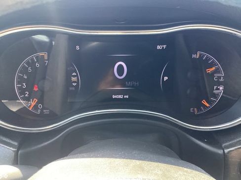 Used 2018 Jeep Grand Cherokee Laredo AWD/4WD image 11