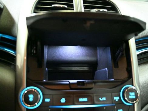 Used 2016 Chevrolet Malibu LT image 28