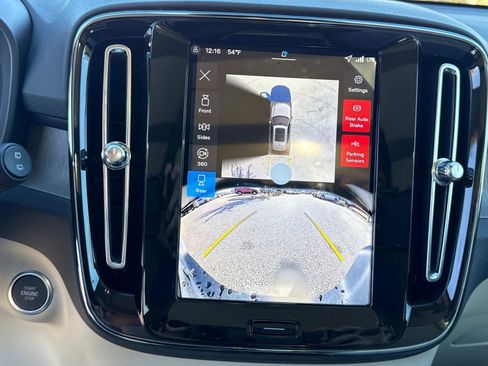 New 2026 Volvo XC40 B5 Ultra w/ Climate Package image 23