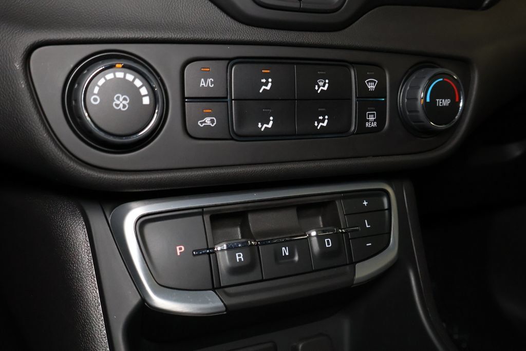Used 2024 GMC Terrain SLE AWD/4WD image 30