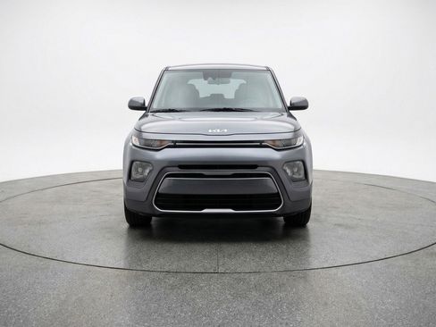 Used 2025 Kia Soul LX w/ LX Technology Package image 2