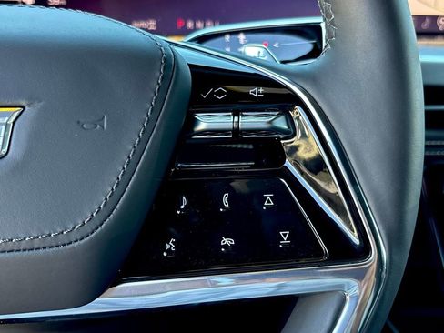 Used 2025 Cadillac Escalade Sport Platinum image 11