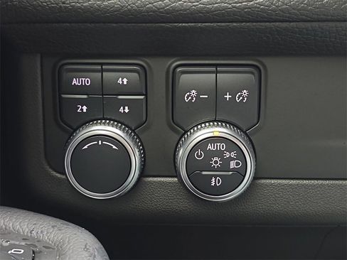 Used 2021 GMC Yukon Denali image 31