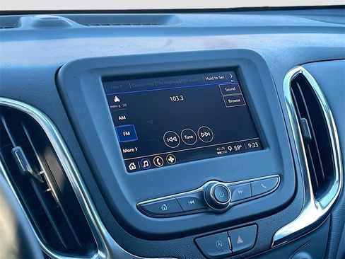 Used 2024 Chevrolet Equinox LT image 15