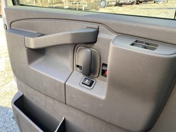 Used 2024 Chevrolet Express 3500 w/ Power Convenience Package RWD image 10