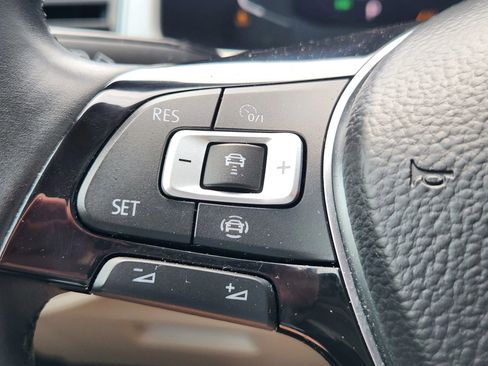 Used 2019 Volkswagen Atlas SEL R-Line image 32