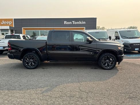 Used 2020 RAM 1500 Limited w/ Black Appearance Package AWD/4WD image 10
