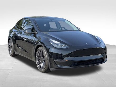 Used 2024 Tesla Model Y Performance AWD/4WD image 3