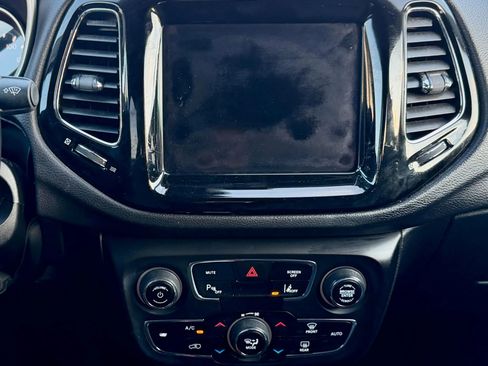 Used 2018 Jeep Compass Limited w/ Navigation Group image 15