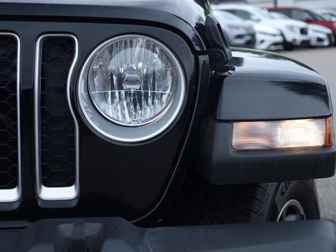 Used 2023 Jeep Gladiator Overland w/ Popular Equipment Package image 16