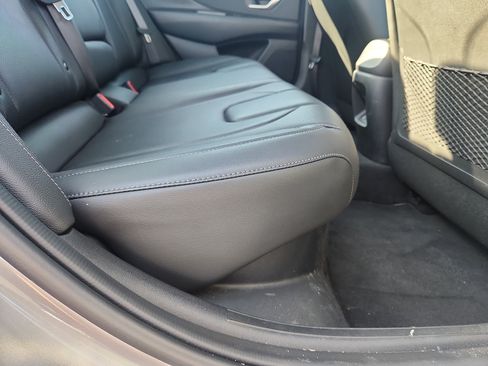 Certified 2025 Hyundai Elantra Limited FWD image 31