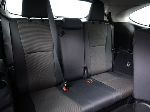 Used 2024 Toyota Highlander LE FWD image 17