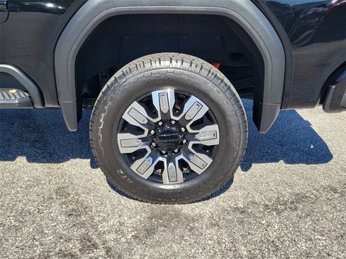 Used 2024 GMC Sierra 2500 Denali w/ Denali Reserve Package image 8