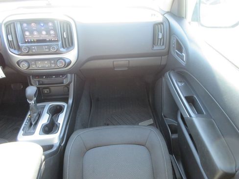 Used 2022 Chevrolet Colorado LT w/ LT Convenience Package image 17