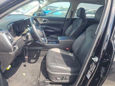 Used 2023 Kia Sorento EX w/ Panoramic Sunroof Package image 10