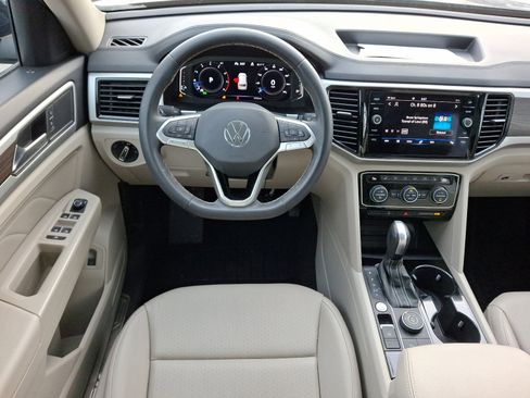 Certified 2023 Volkswagen Atlas SE image 12