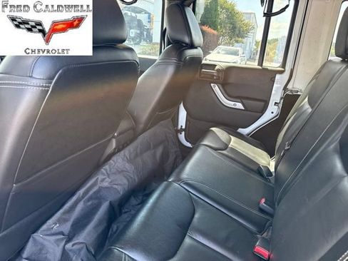 Used 2016 Jeep Wrangler Unlimited Rubicon AWD/4WD image 6