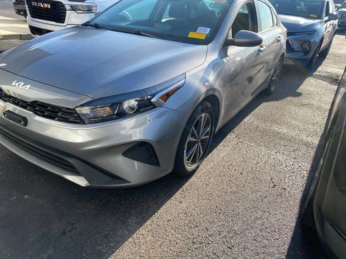 Used 2024 Kia Forte LXS FWD image 2