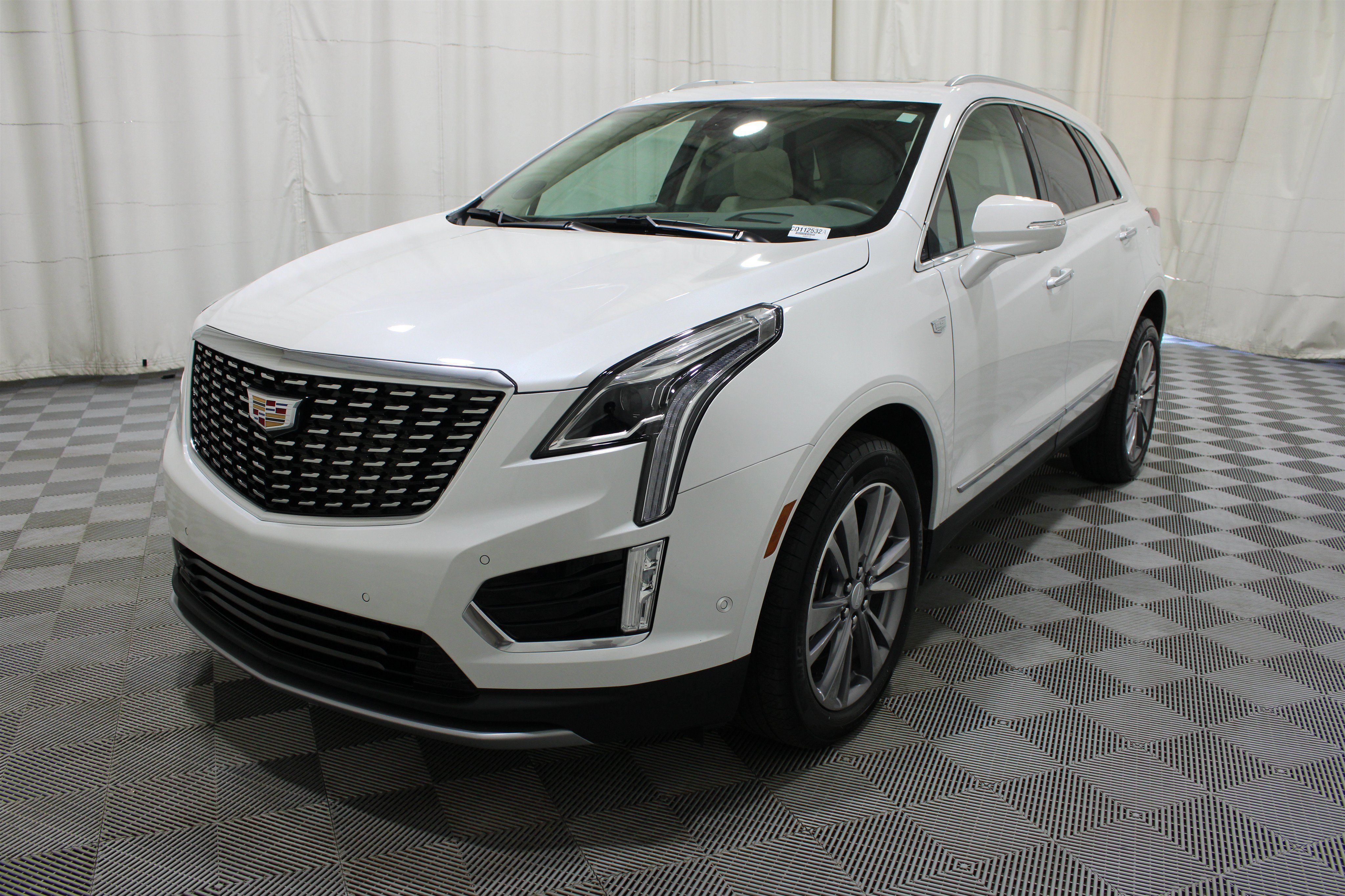 Used 2025 Cadillac XT5 Premium Luxury w/ Technology Package AWD/4WD image 39