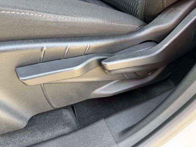 Used 2025 Chevrolet Equinox LT w/ Safety and Technology Package FWD image 24