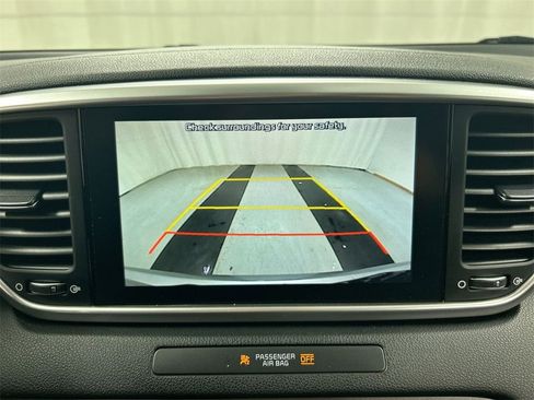 Used 2020 Kia Sportage LX image 15