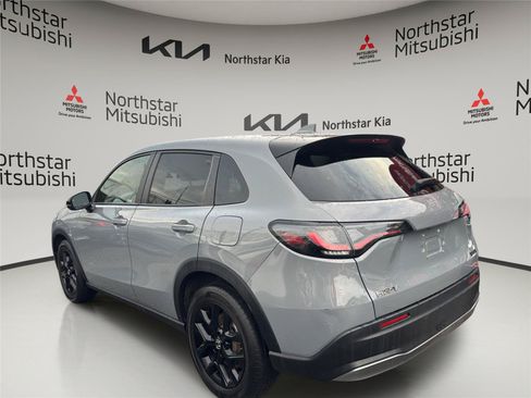 Used 2024 Honda HR-V Sport image 2