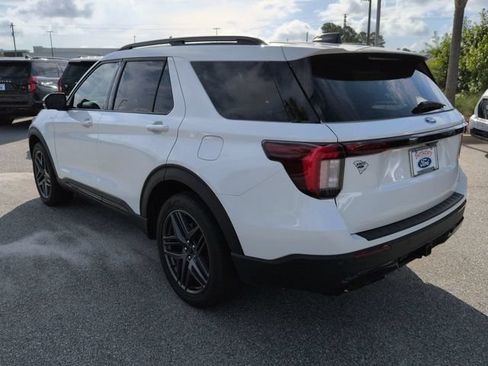 Used 2025 Ford Explorer ST-Line w/ Premium Package AWD/4WD image 6