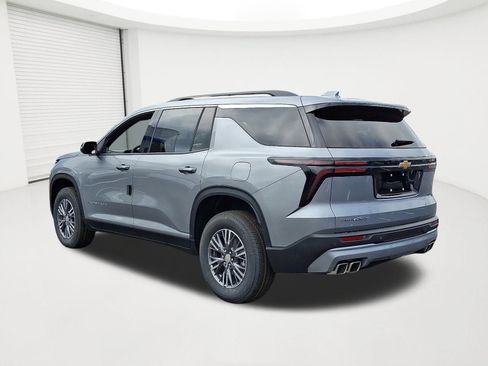 New 2025 Chevrolet Traverse LT image 4