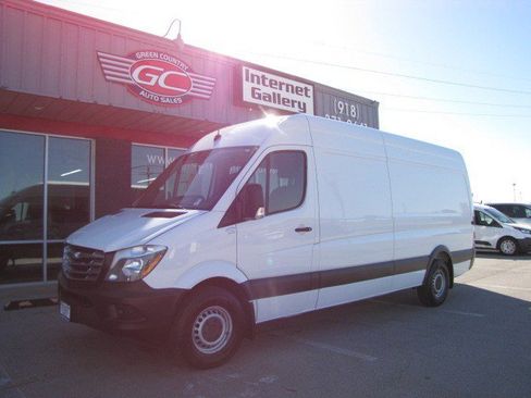 Used 2015 Freightliner Sprinter 2500 image 2