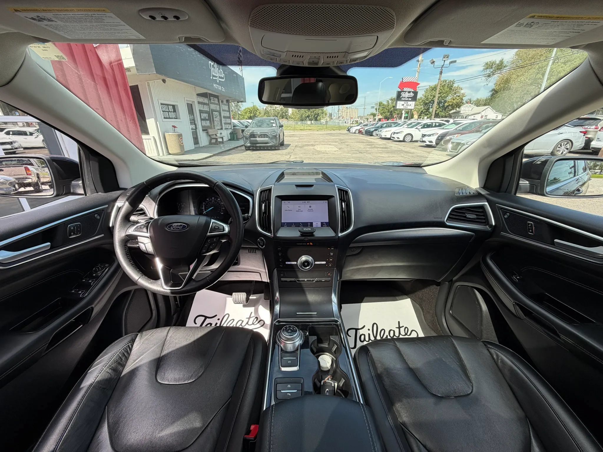 Used 2020 Ford Edge Titanium FWD image 17