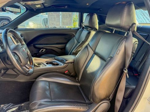 Used 2021 Dodge Challenger SXT w/ Plus Package image 10