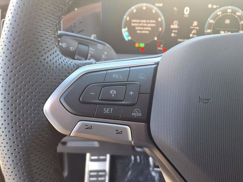 New 2026 Volkswagen Tiguan SE R-Line image 30