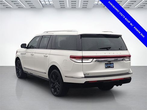 Certified 2024 Lincoln Navigator L Reserve image 5