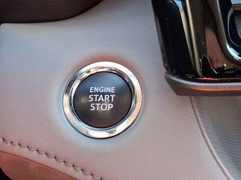 Used 2023 Toyota Highlander LE image 27