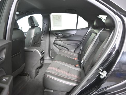 Used 2023 Chevrolet Equinox RS image 17