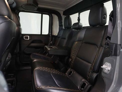 Used 2023 Jeep Gladiator Overland image 15
