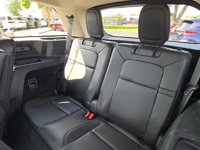 Used 2024 Lincoln Aviator AWD w/ Premium Package image 22
