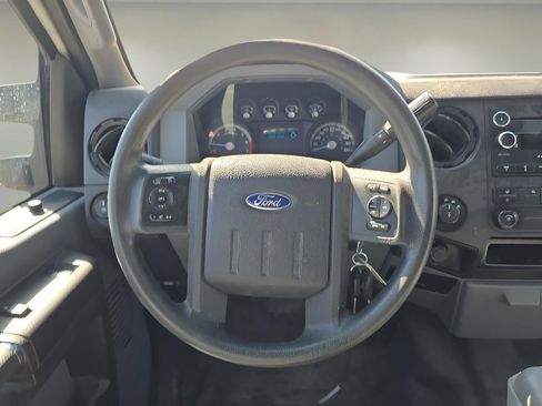 Used 2015 Ford F250 XL w/ Power Equipment Group image 15