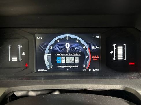 Certified 2024 Toyota Tacoma SR5 AWD/4WD image 31