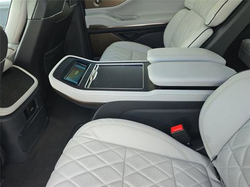 New 2026 Lincoln Navigator Black Label image 13