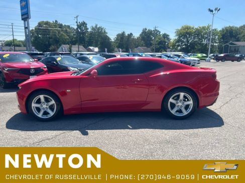 Used 2020 Chevrolet Camaro LT RWD image 27