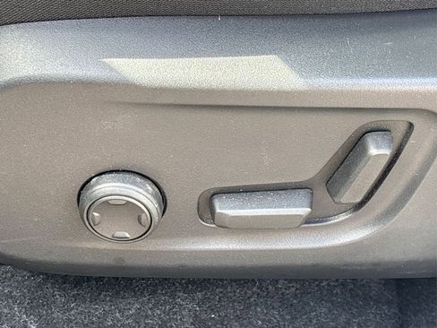 Used 2023 Volvo C40 P8 Recharge Ultimate image 33