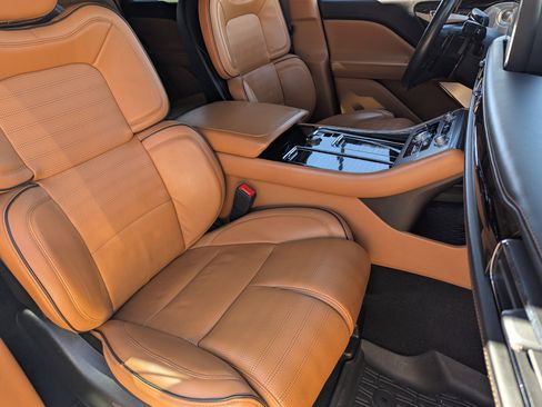 Used 2022 Lincoln Aviator Black Label Grand Touring image 9