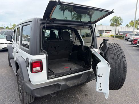 Used 2024 Jeep Wrangler Unlimited Sport AWD/4WD image 10