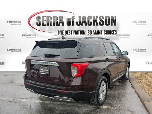 Used 2023 Ford Explorer XLT w/ Equipment Group 202A image 5
