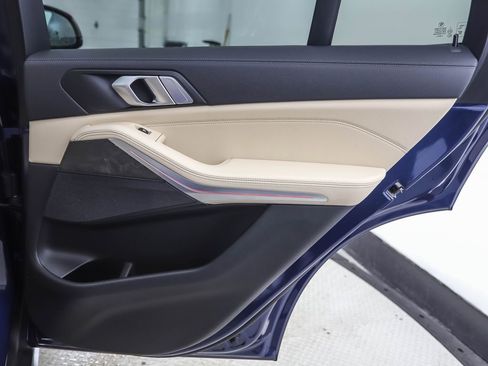 Used 2022 BMW X5 xDrive40i w/ Premium Package image 25