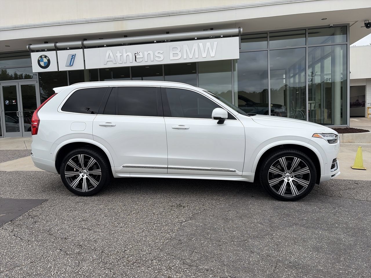 Used 2023 Volvo XC90 T8 Ultimate AWD/4WD image 9
