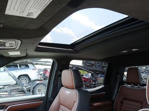 Certified 2026 GMC Sierra 1500 Denali Ultimate w/ LPO, Black Badging Package AWD/4WD image 22