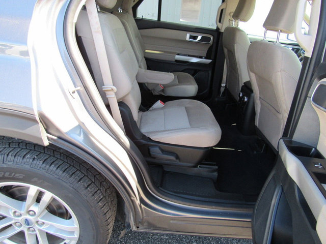 Used 2022 Ford Explorer XLT AWD/4WD image 17